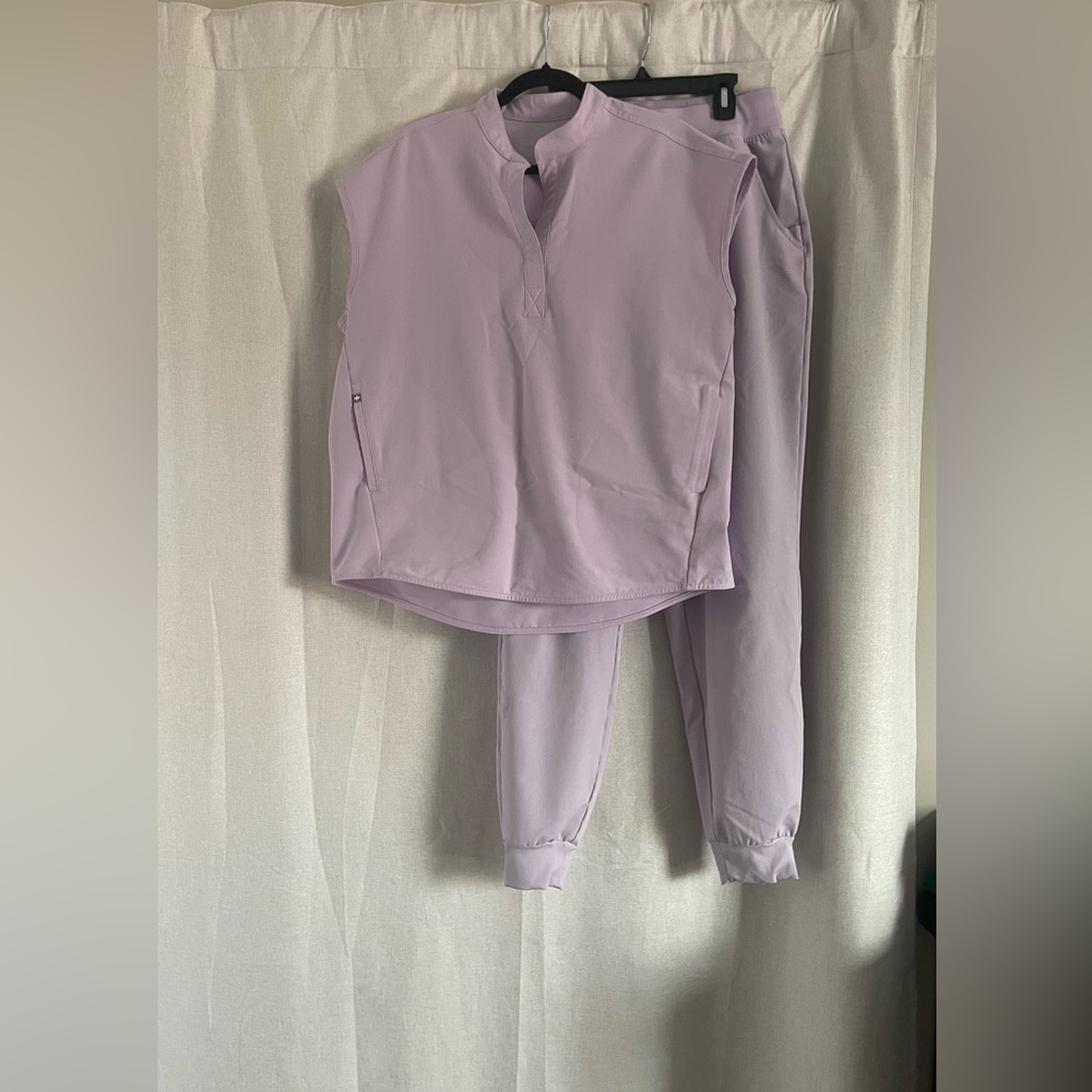 Figs Lavender Haze scrub set